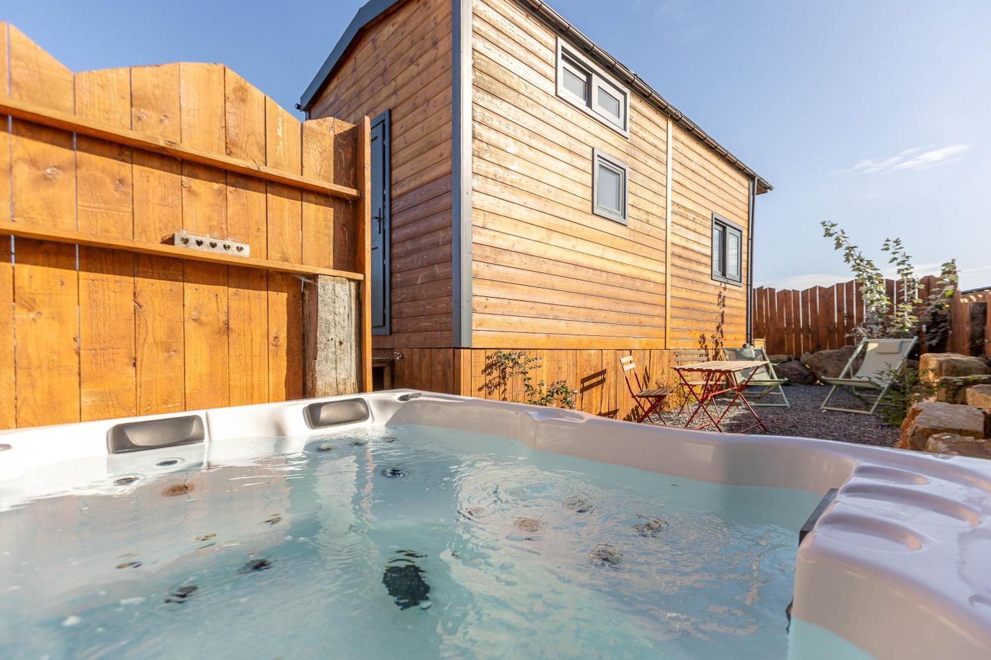 Les Tiny Du Pre Mathy - Logements Insolites Avec Jacuzzi A Профондвіль Екстер'єр фото